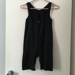 FIT F.I.T. SHAPEWEAR Black Scoop Neck ShortS Bodysuit L